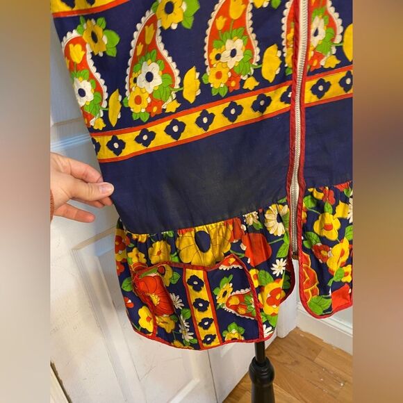 1970s Paisley Floral Scandi-Inspired Top - Picture 5 of 14